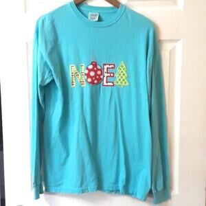 Womens Sz M Green Embroidered NOEL Comfort Colors Cotton Christmas Tee Shirt